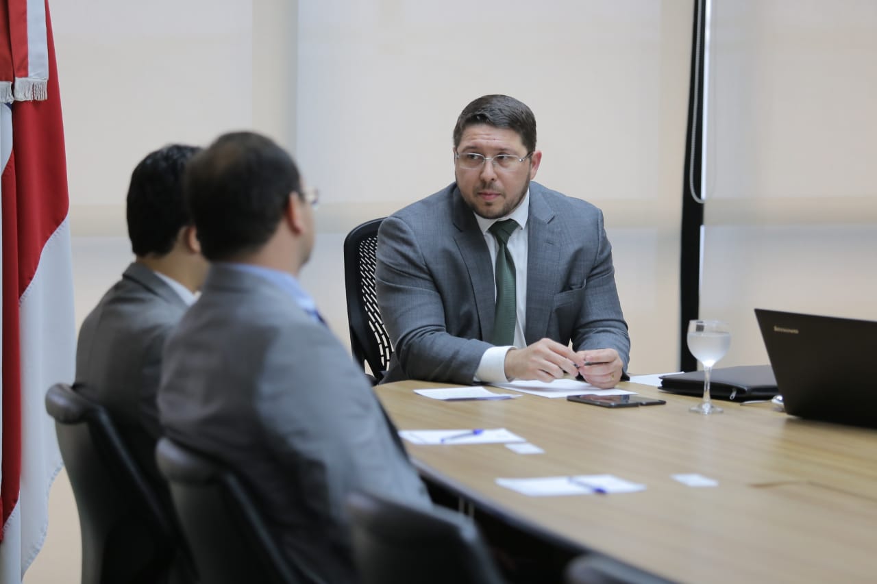 Carlos Almeida discute com representantes dos Ministérios Públicos mecanismos para melhorar a transparência na Susam