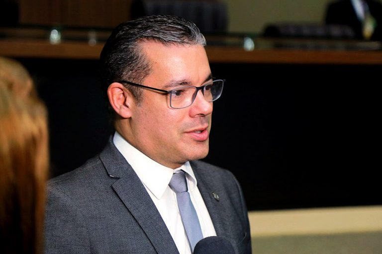 Josué Neto afirma que Assembleia está de braços abertos para a população