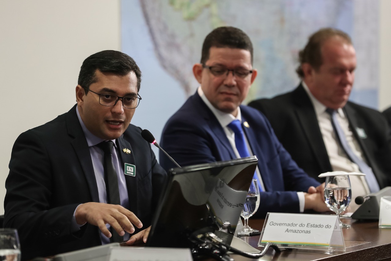 Wilson Lima defende política permanente para desenvolvimento sustentável, em reunião com Bolsonaro