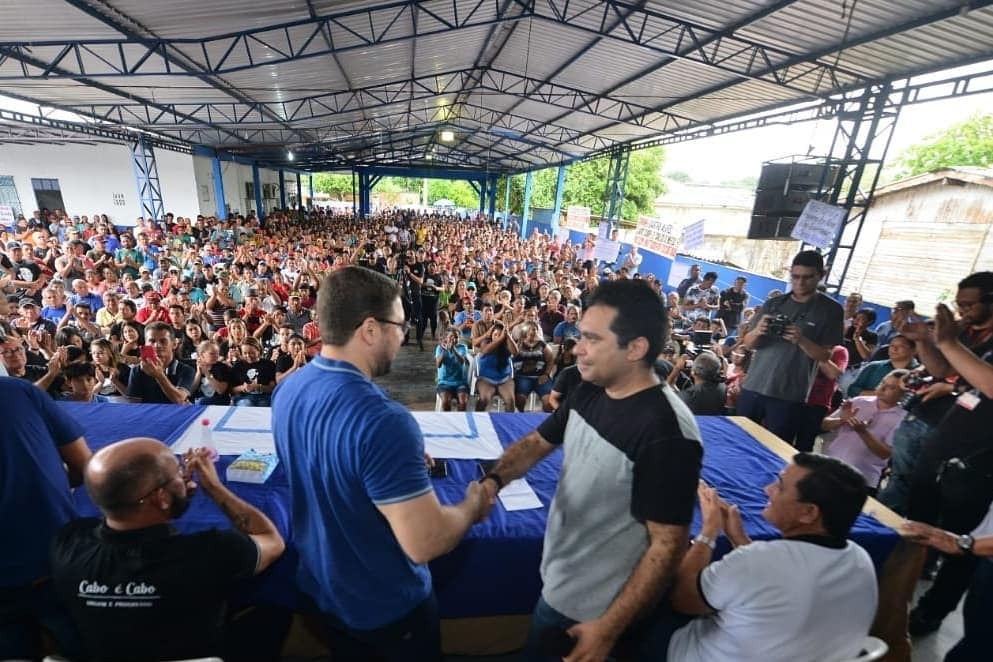 Carlos Almeida e Álvaro Campelo reúnem mais de 2500 pescadores em Itacoatiara