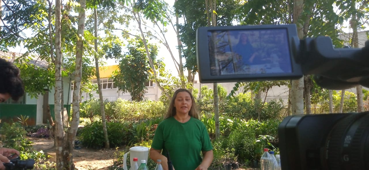 Videoaula ensina como produzir biofertilizante caseiro