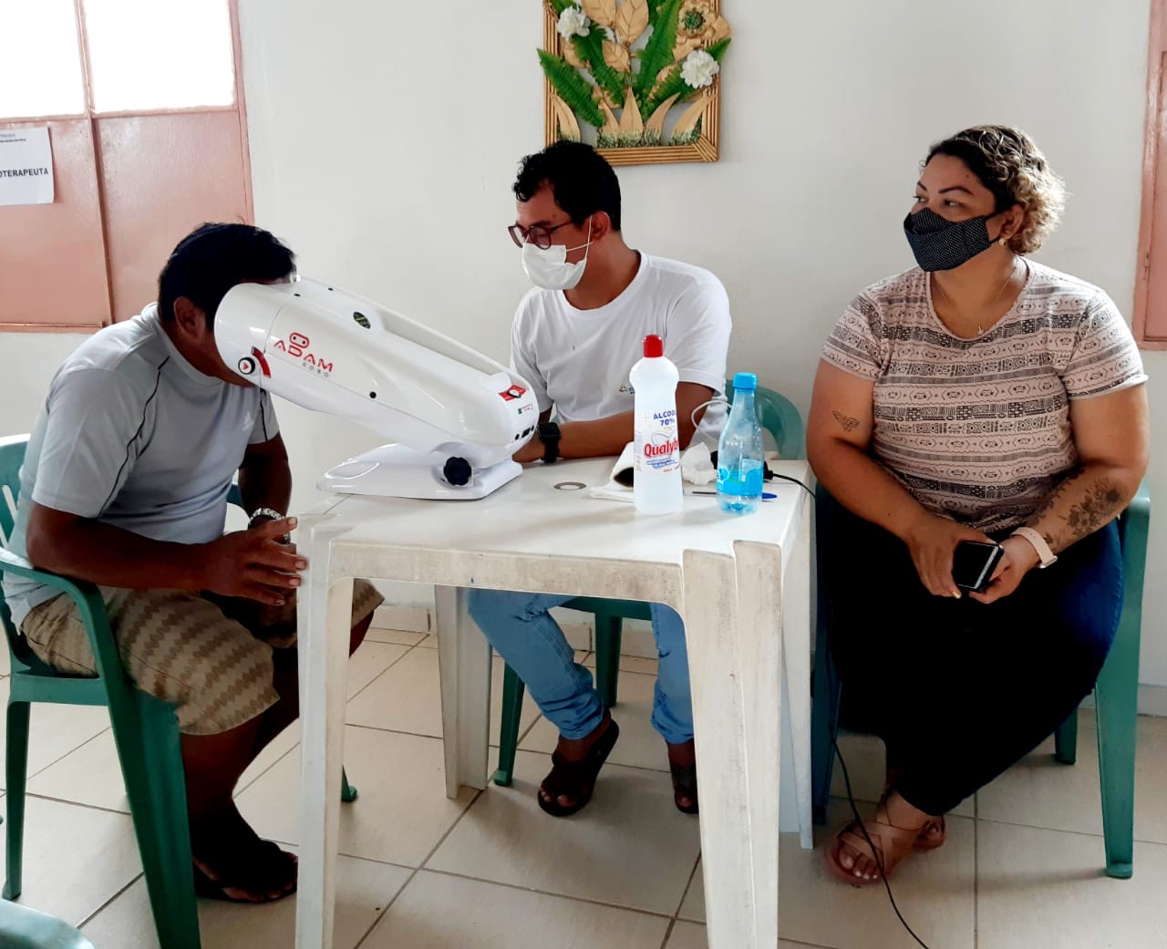 Prefeitura de Manaus beneficia população ribeirinha do rio Negro com ação de cidadania