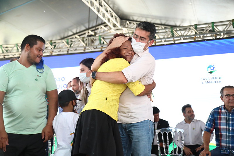Em evento com presidente Jair Bolsonaro, prefeito David Almeida entrega 500 apartamentos do Residencial Manauara II e inicia o cumprimento das metas de habitação da gestão