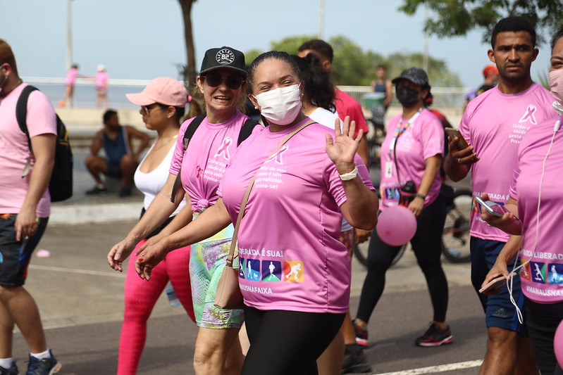 Prefeitura encerra programação do Outubro Rosa com ação na faixa liberada