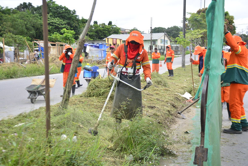 Prefeitura leva serviços de limpeza e revitalização a vários pontos de Manaus neste sábado, 29/1