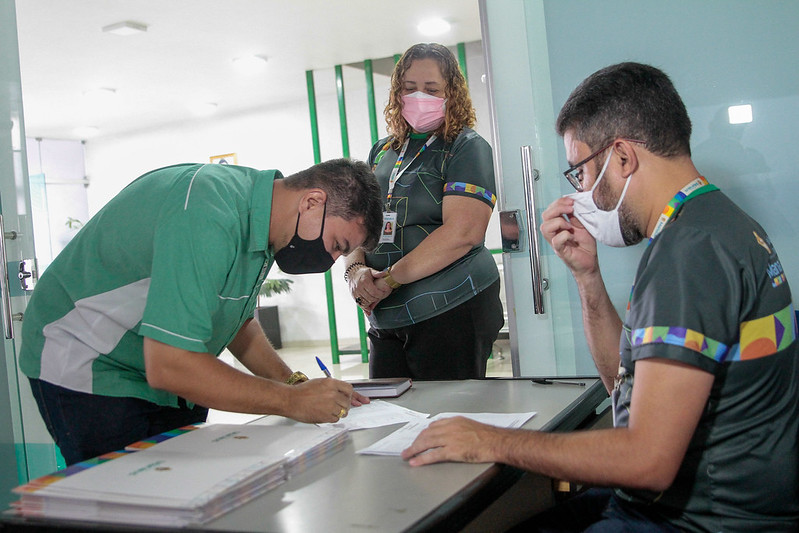 Prefeitura de Manaus realiza oficina de licenciamento ambiental para empresários de bares e restaurantes