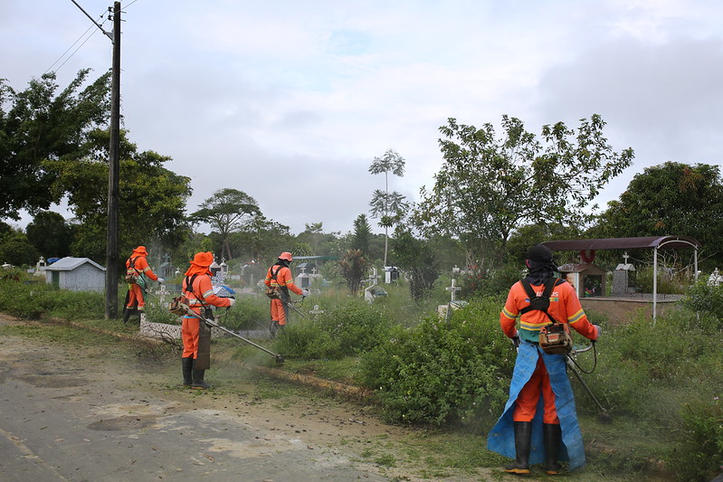 Prefeitura realiza ação de limpeza no Cemitério Aparecida neste sábado, 12/2