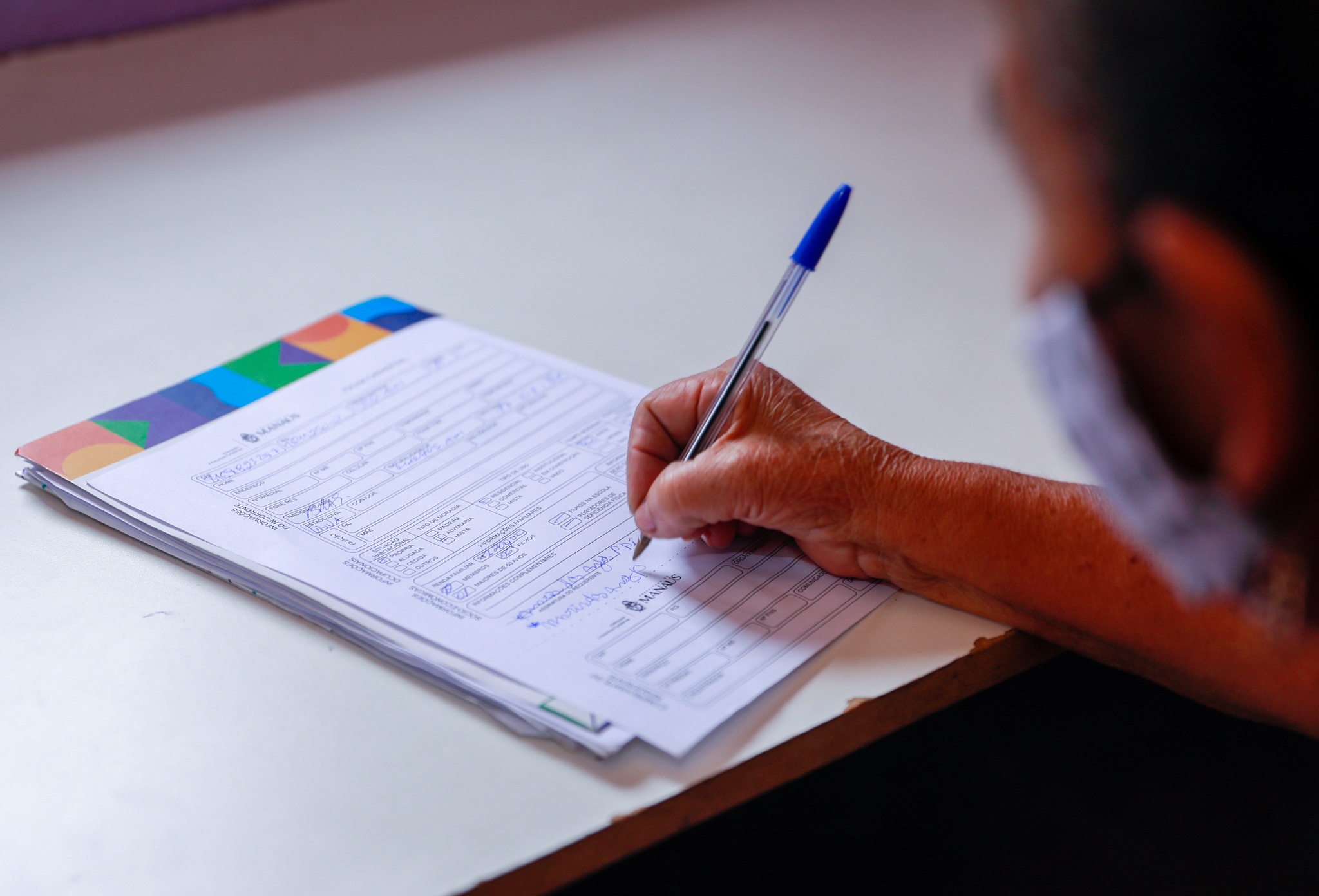 Moradores do Jorge Teixeira recebem atendimento da Prefeitura de Manaus para regularização de área remanescente