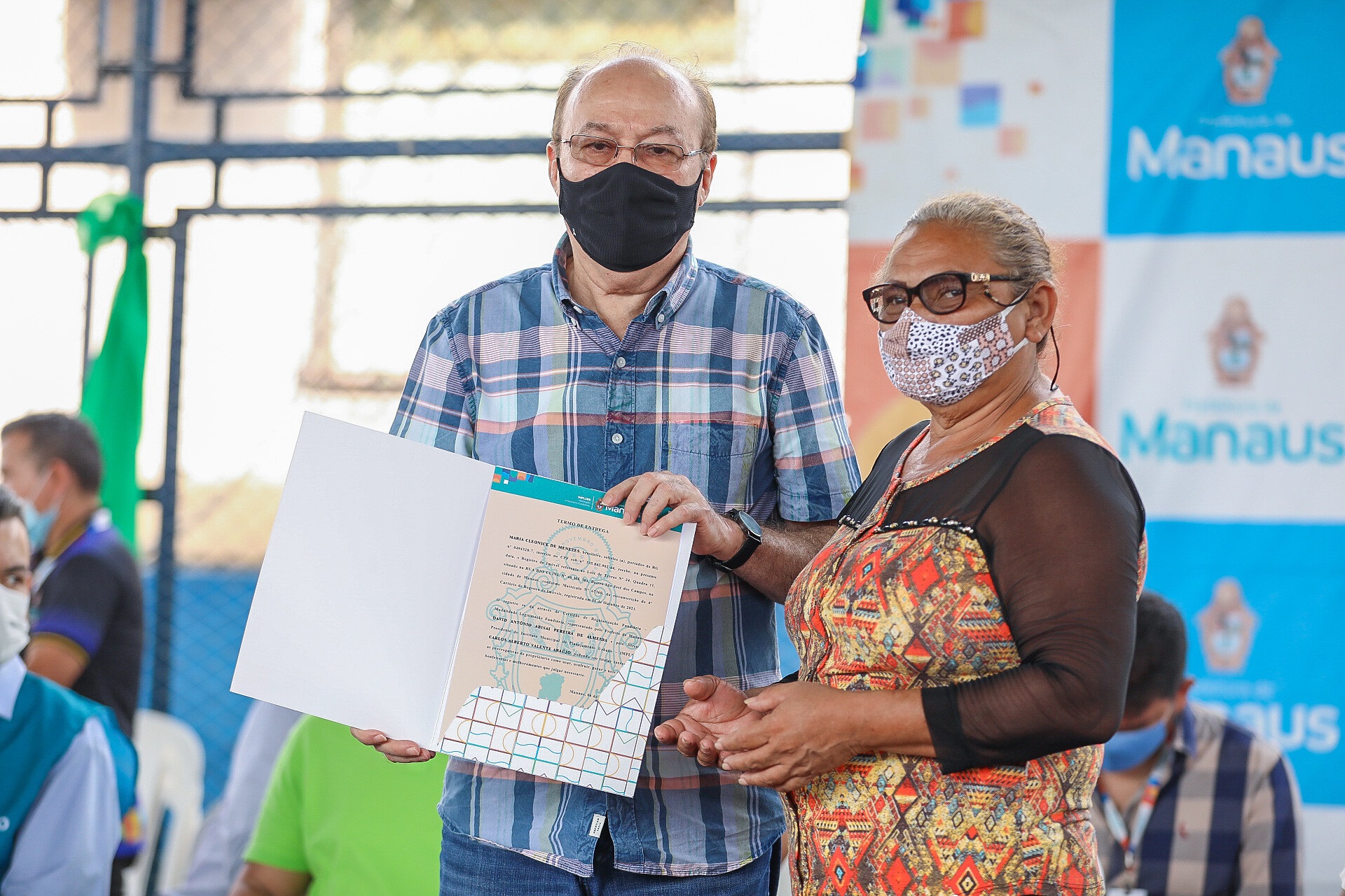 Famílias da comunidade Santa Inês recebem trabalhos de regularização fundiária da Prefeitura nesta segunda