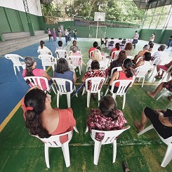 Câncer do colo do útero e pobreza menstrual são temas de palestra nos centros de assistência social da Prefeitura de Manaus