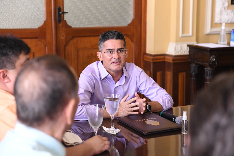 Prefeito David Almeida anuncia fim da exigência do uso de máscaras em locais abertos a partir do dia 16