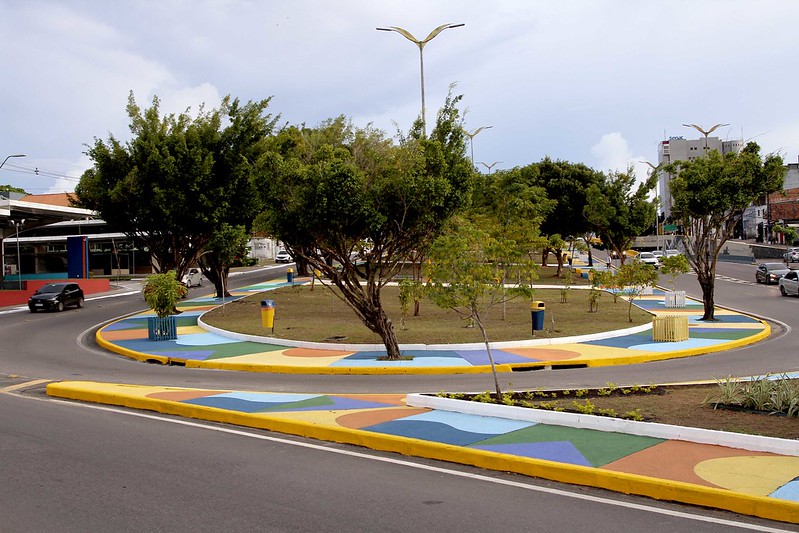 Prefeito David Almeida entrega revitalização da praça Expedito Monteiro, na zona Centro-Sul