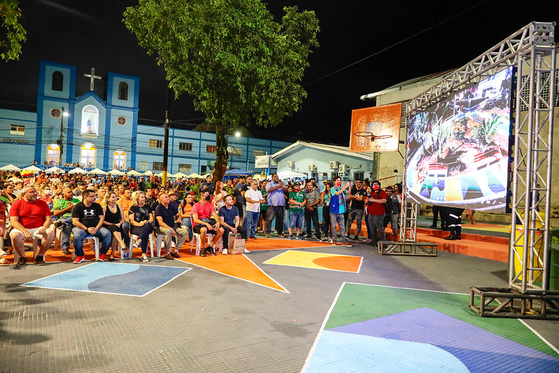 Prefeitura entrega praça Antônio Plácido de Souza no Educandos
