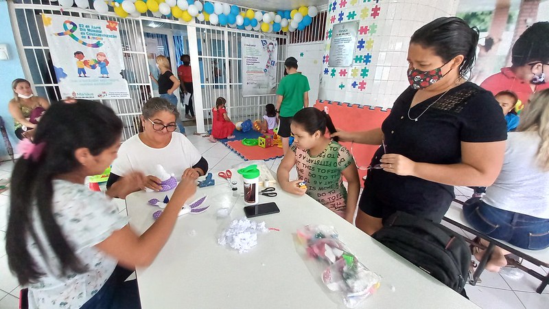 Prefeitura promove oficina de artesanato para mães de autistas
