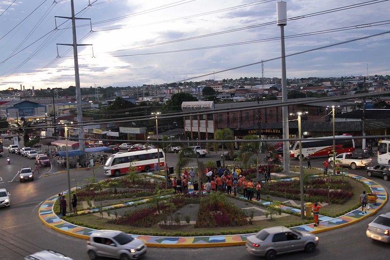 Prefeitura entrega rotatória Coronel Jorge Teixeira