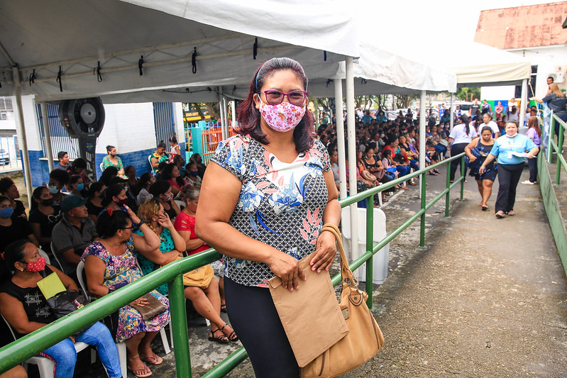 Prefeitura de Manaus atende 700 pessoas em mutirão de atualização do CadÚnico