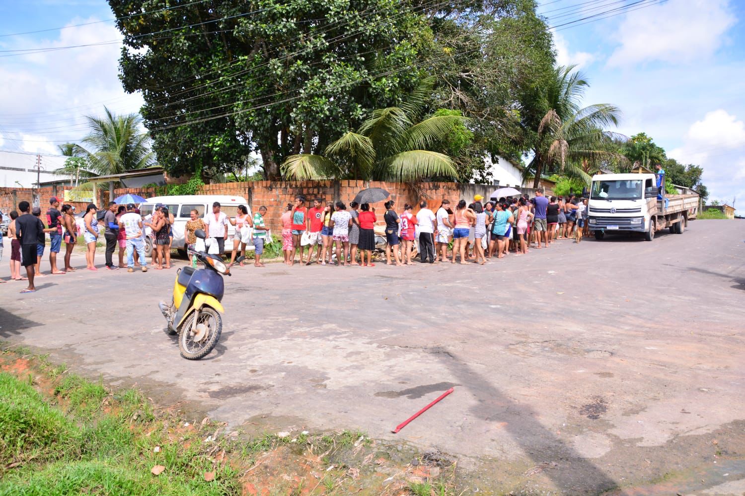 Prefeitura de Rio Preto da EVA faz distribuição de peixe para população na Semana Santa