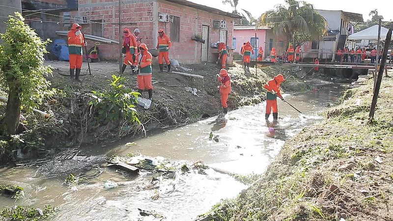 Prefeitura realiza grande ação de limpeza na comunidade Mundo Novo