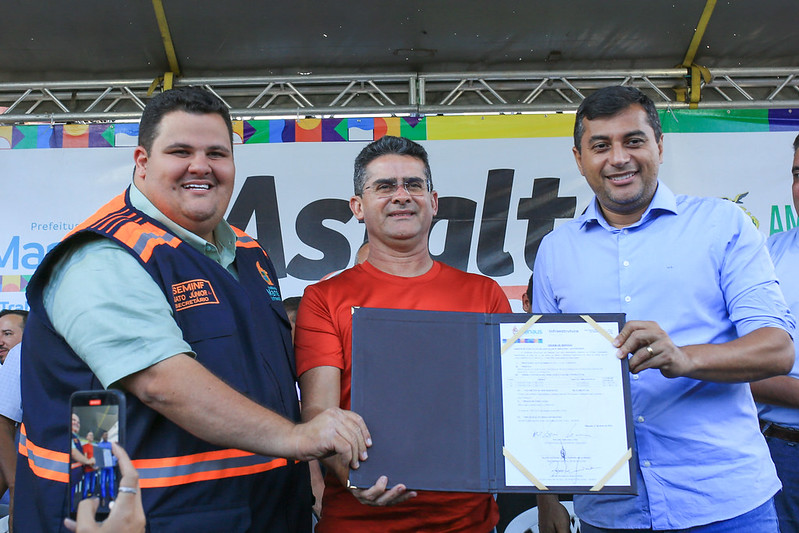 Prefeito David Almeida dá início à recuperação asfáltica das ruas da Redenção