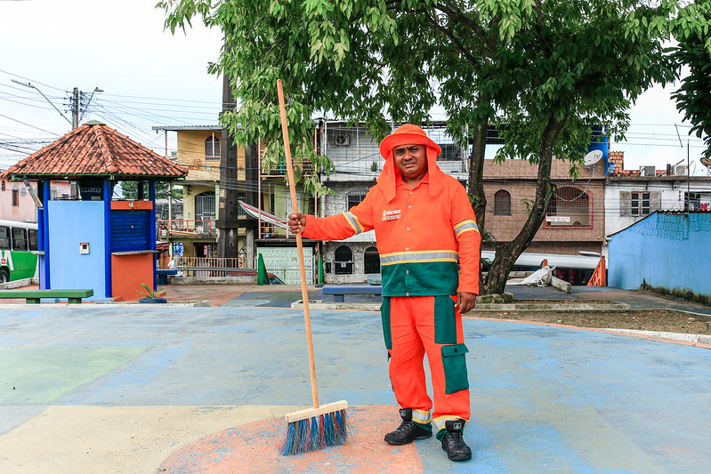 Dia do Gari: zelo e capricho para manter Manaus limpa