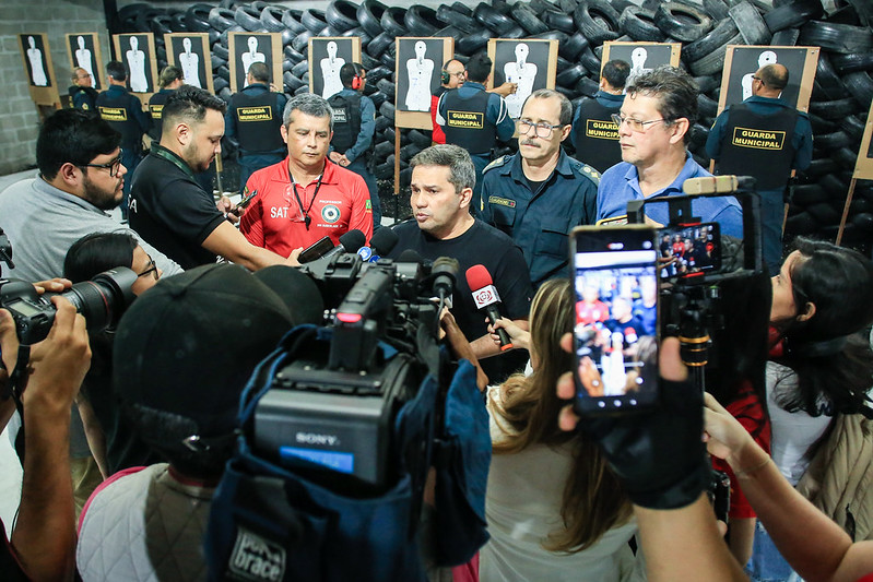 Guardas Municipais de Manaus começam a treinar para o uso de armamento letal