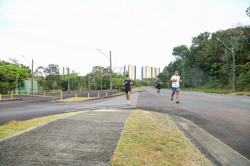 Prefeito David Almeida acompanha ultramaratona e destaca importância do fomento do turismo esportivo em Manaus