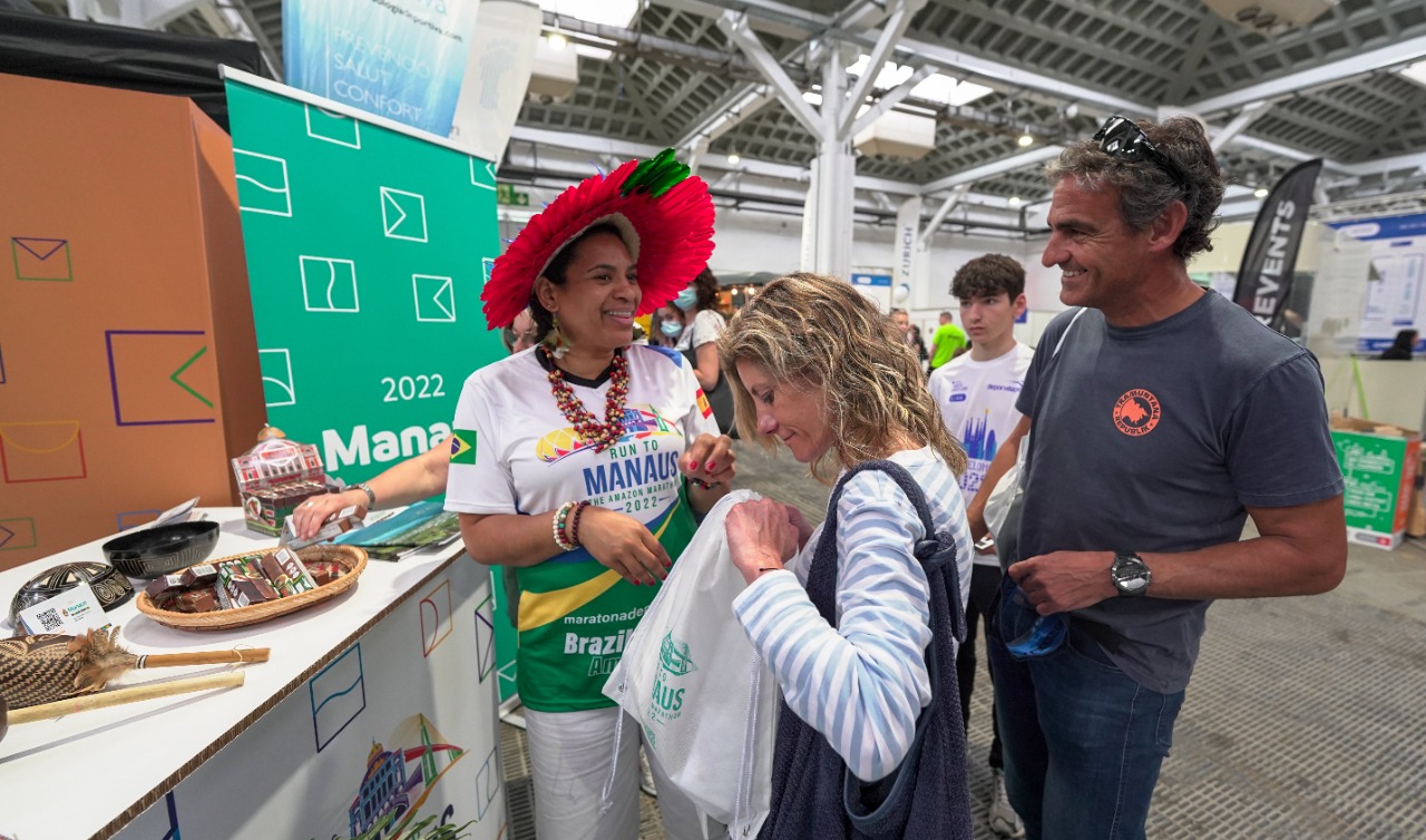 Em Barcelona, estande de Manaus conquista maratonistas com corrida aliada à cultura e à sustentabilidade