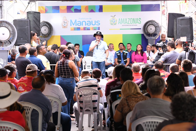 Prefeito David Almeida e governador Wilson Lima põem fim em descaso de 25 anos e assinam ordem de reforma da feira do Alvorada 2