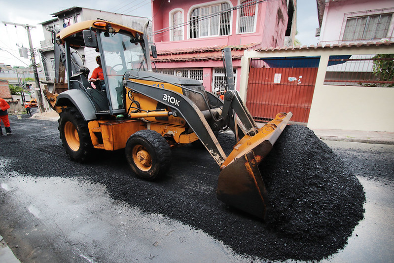 Prefeitura de Manaus intensifica serviços de recapeamento asfáltico nos bairros da zona Sul