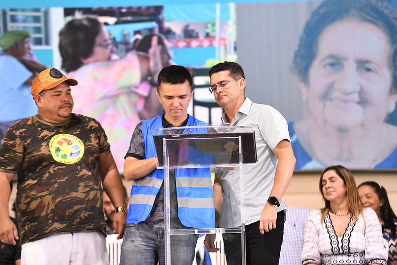 Prefeito David Almeida entrega R$ 6,2 milhões para organizações sociais atendidas no edital do Fundo Manaus Solidária