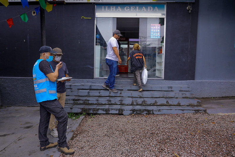 Prefeitura interdita estabelecimento comercial irregular na zona Centro-Sul da cidade