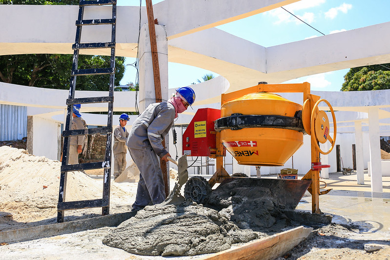 Prefeitura recompõe calçadão de pedras portuguesas da Ponta Negra