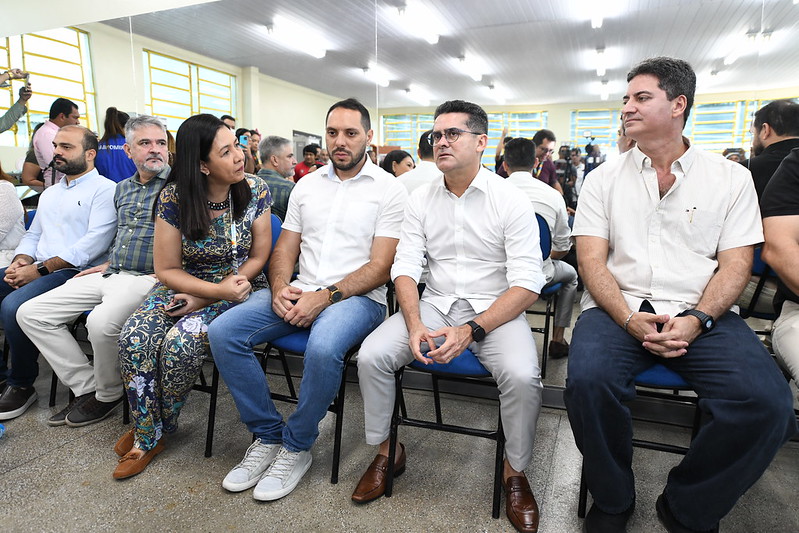 David Almeida reinaugura Cmae Nelson Neto e destaca investimentos na educação municipal