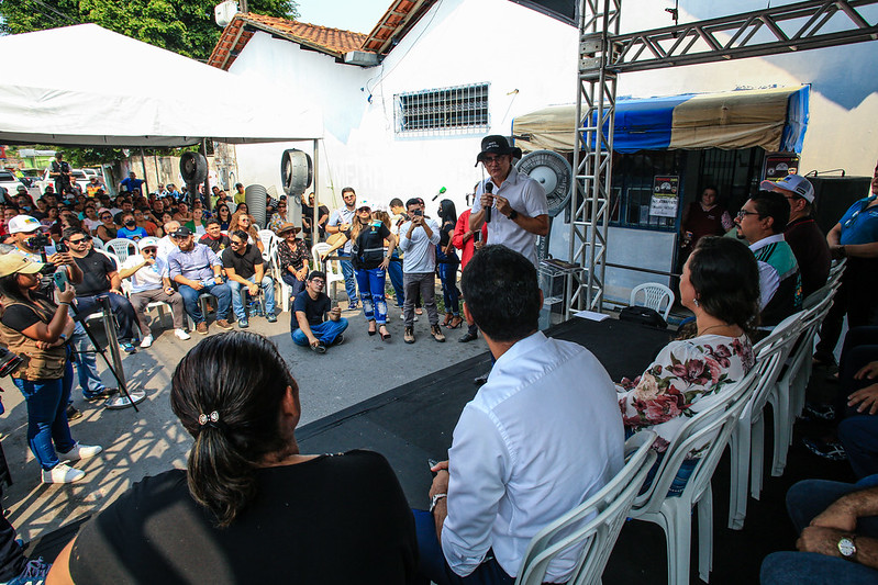 Prefeito David Almeida anuncia reforma da feira municipal Padre Rogério Ruvoletto e garante troca de equipamentos de permissionários