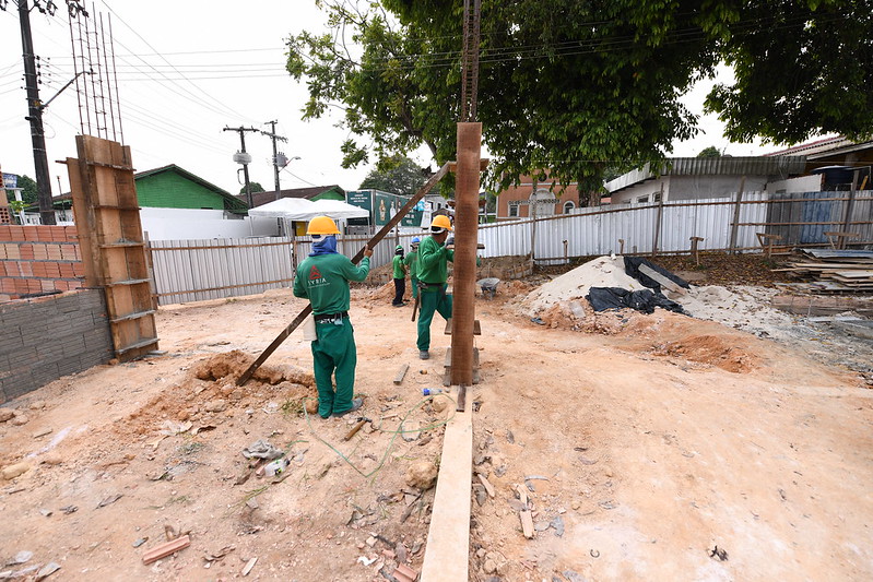 Prefeito David Almeida visita obras de construção da nova USF Lindalva Damasceno, no Tarumã-Açu