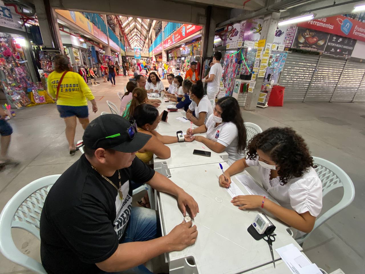 Lojistas do shopping Phelippe Daou realizam desfile de modas com sorteio de brindes e ações de saúde