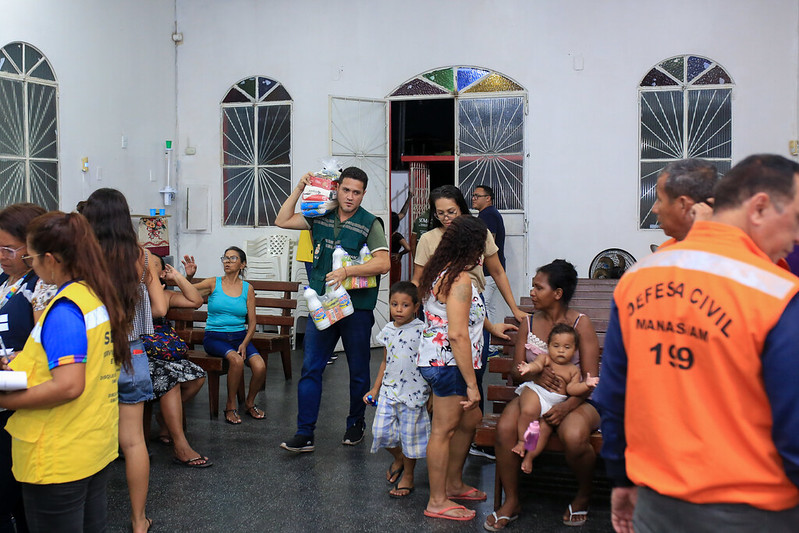 Prefeitura de Manaus atende ocorrências de incêndio e garante atendimento às famílias