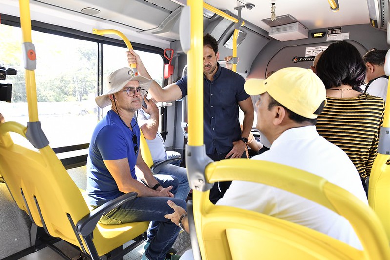 Prefeito David Almeida entrega mais 45 novos ônibus para renovar frota manauara