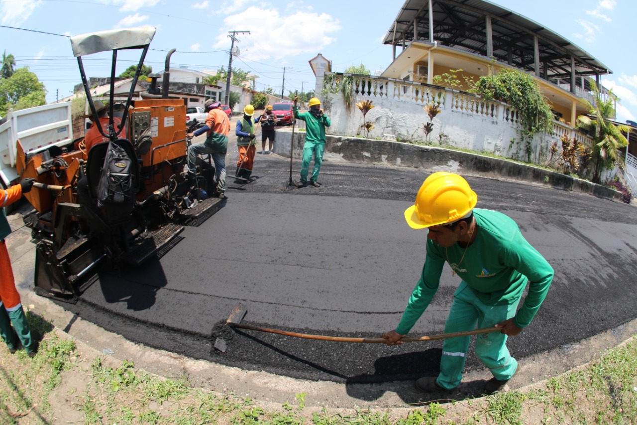 Prefeitura de Manaus avança com obras do ‘Asfalta Manaus’ no bairro Compensa