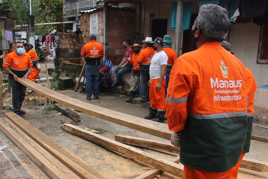 Prefeitura de Manaus conclui obra de uma nova ponte no conjunto Promorar Dom Bosco na zona Oeste