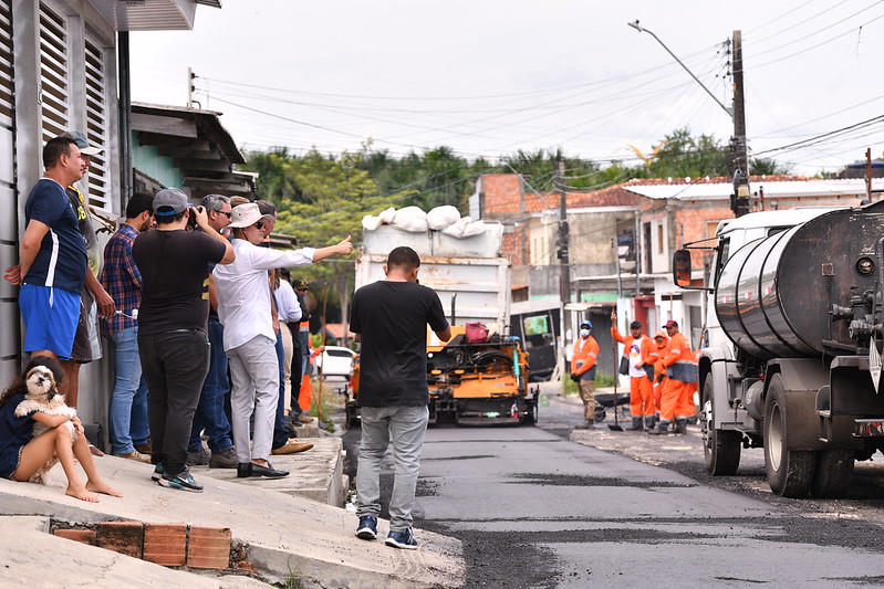 Prefeito David Almeida fiscaliza avanço do ‘Asfalta Manaus 2’ na zona Norte