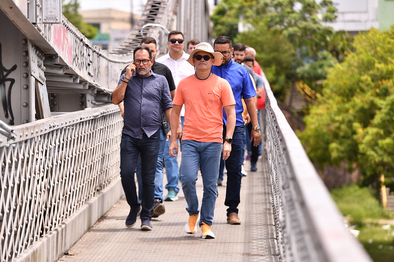 Prefeito David Almeida institui recompensa de R$ 2 mil para recuperar projetores furtados da ponte Benjamin Constant