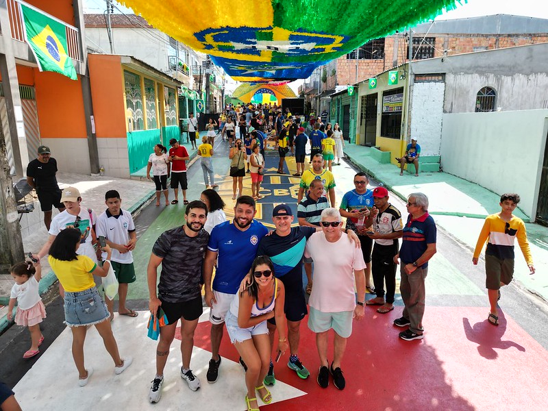 Prefeito David Almeida percorre ‘Ruas da Copa’ em Manaus