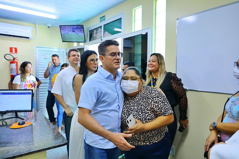 Prefeito David Almeida entrega Unidade de Saúde da Família totalmente reformada na zona Leste