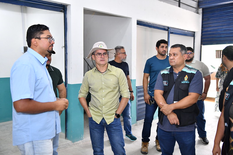 Prefeito David Almeida comemora avanço em revitalização de mercados da zona Sul