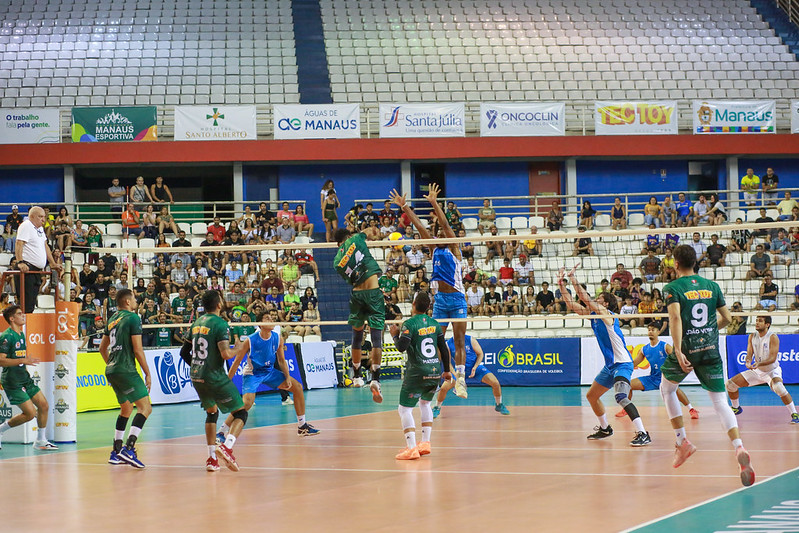 Prefeito David Almeida comemora vitória do Manaus Vôlei/TecToy pela segunda rodada da competição nacional