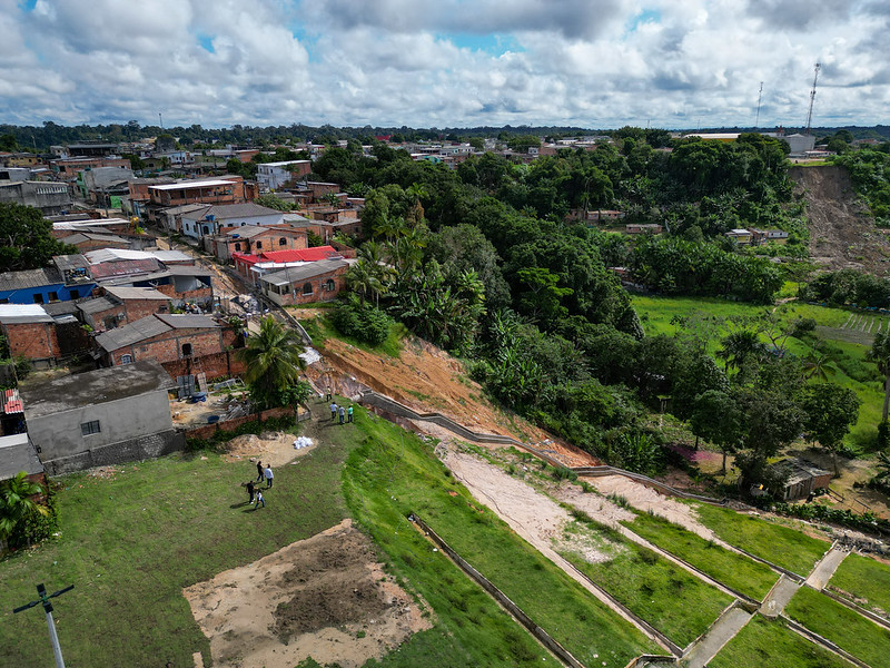 Prefeito David Almeida vistoria obras de contenção em grandes erosões e destaca continuidade nos trabalhos de infraestrutura