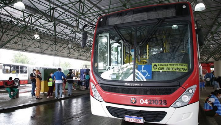 Prefeitura de Manaus reforça frota de ônibus com o retorno das aulas