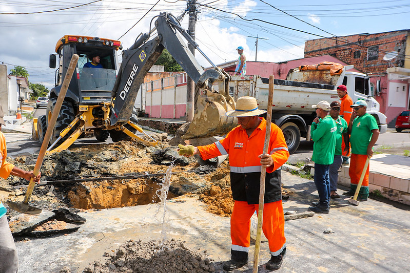 Prefeitura intensifica ações preventivas e realiza manutenção em drenagem no conjunto Renato Souza Pinto 1