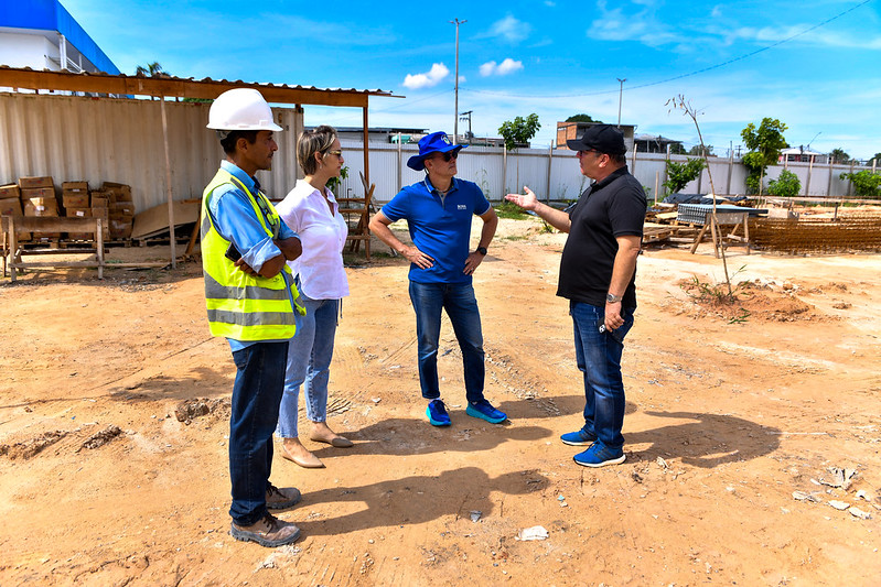 Prefeito destaca compromisso da atual gestão municipal com zonas periféricas durante vistoria do parque Amazonino Mendes